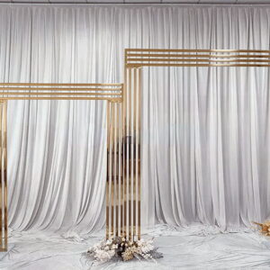 Alquiler decoración completa de boda escenario photocall novios de lujo