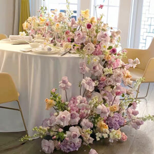 Arreglo de flores artificiales para mesa presidencial mesa de novios. Guirnalda de flores para boda