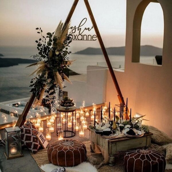 Alquiler arco triangular para decoración de bodas y eventos